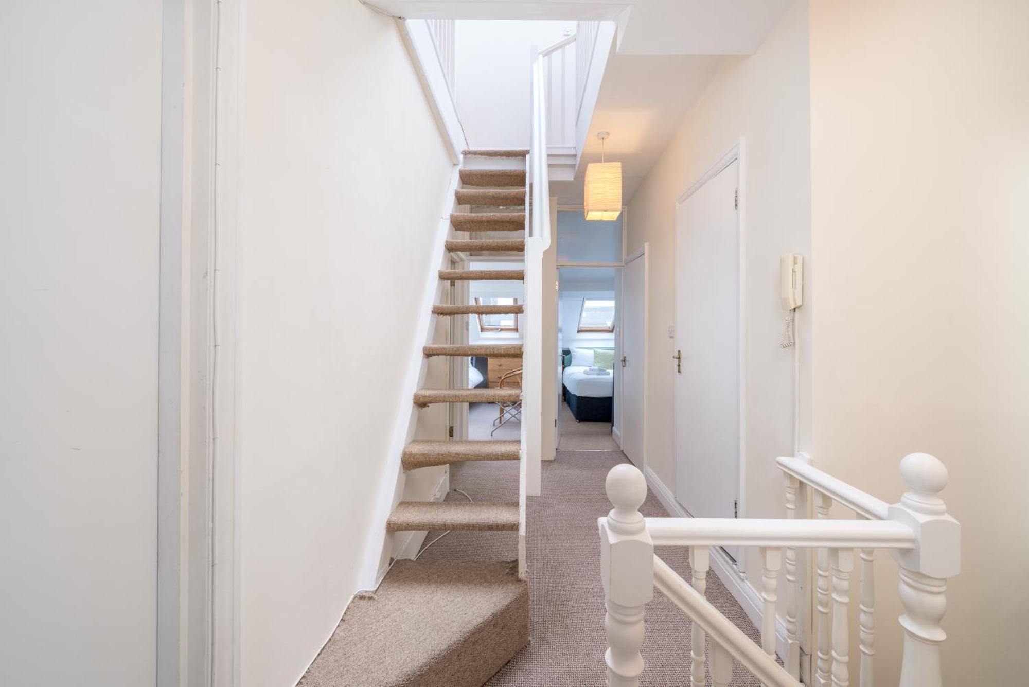Cozy Maisonette Near Abbey Road Лондон Екстериор снимка