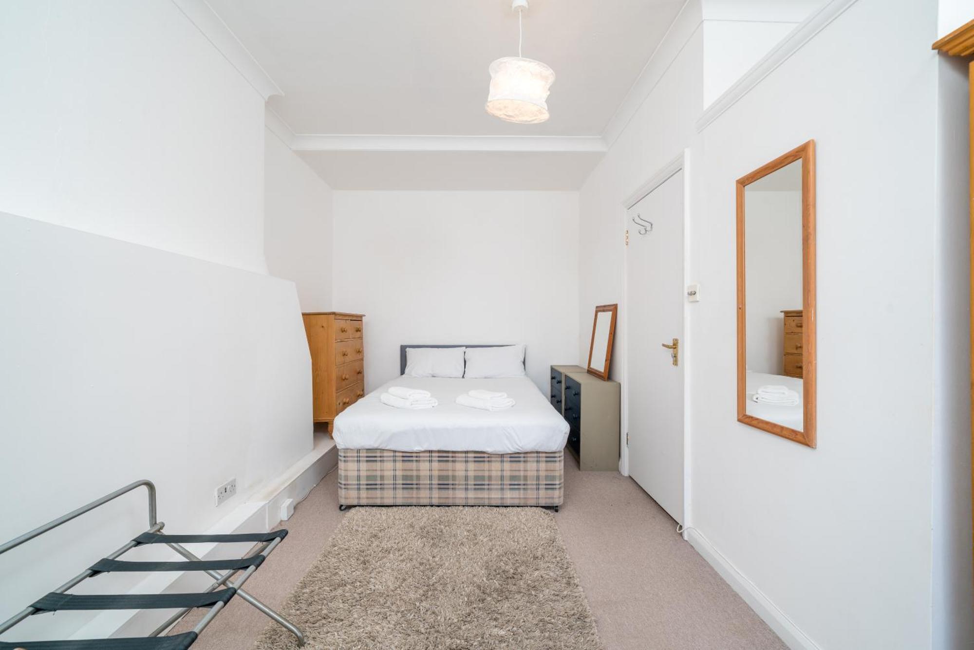 Cozy Maisonette Near Abbey Road Лондон Екстериор снимка